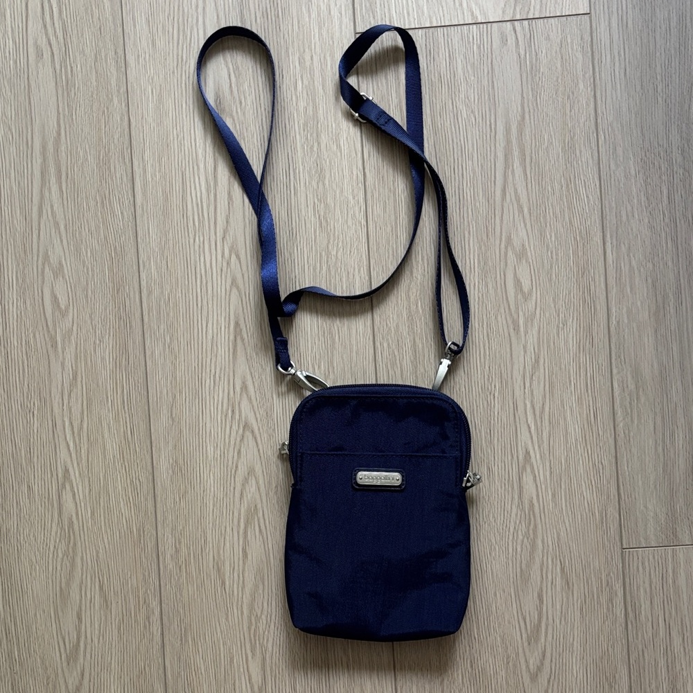 New Baggallini Women's Essential Mini Crossbody Bag Built-in Card Holder